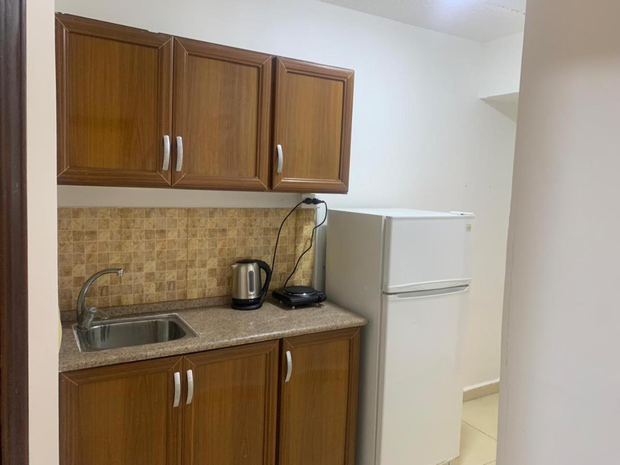 Omaima Hotel Apartments Amman Bagian luar foto